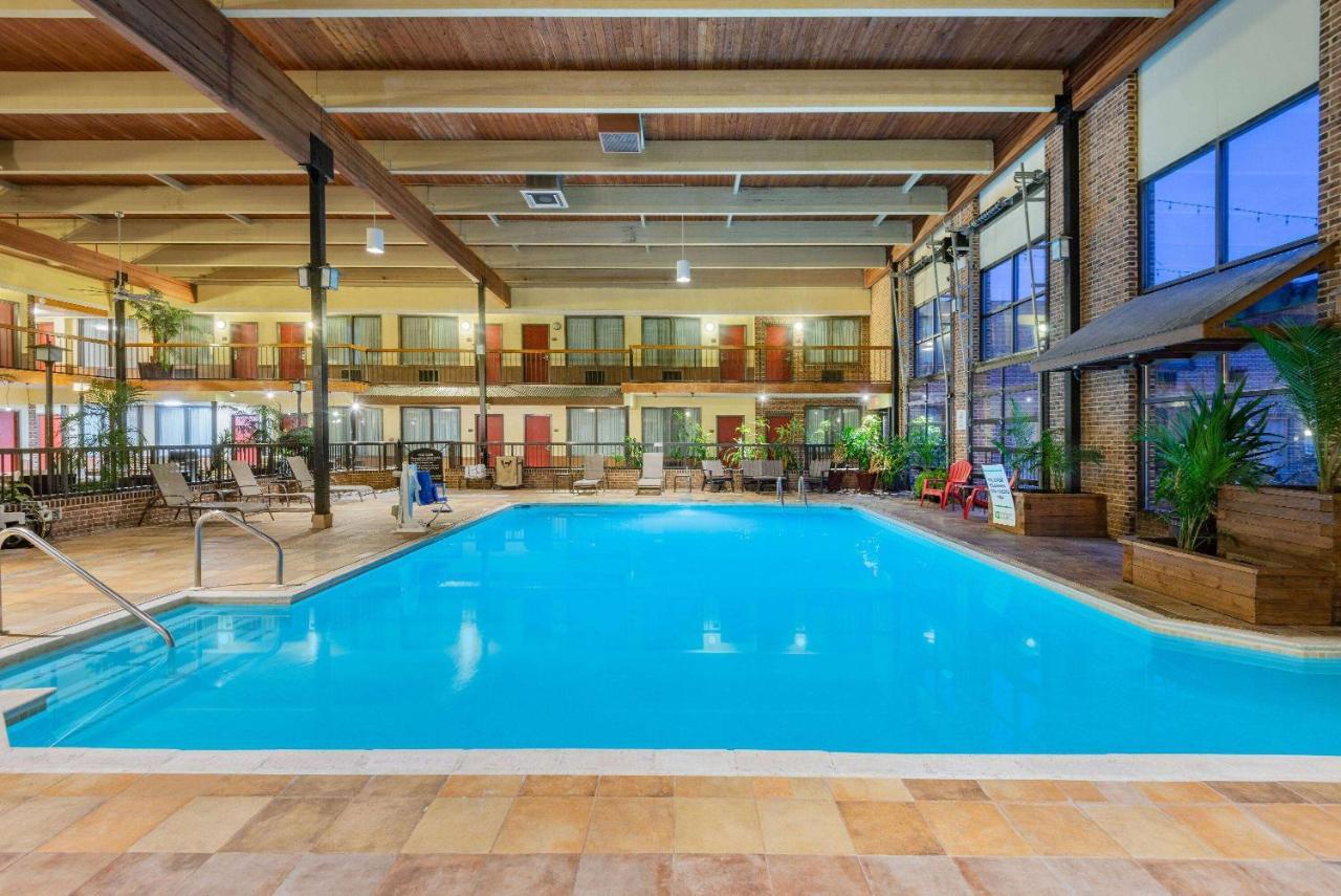 Wyndham Garden York Hotell Exteriör bild