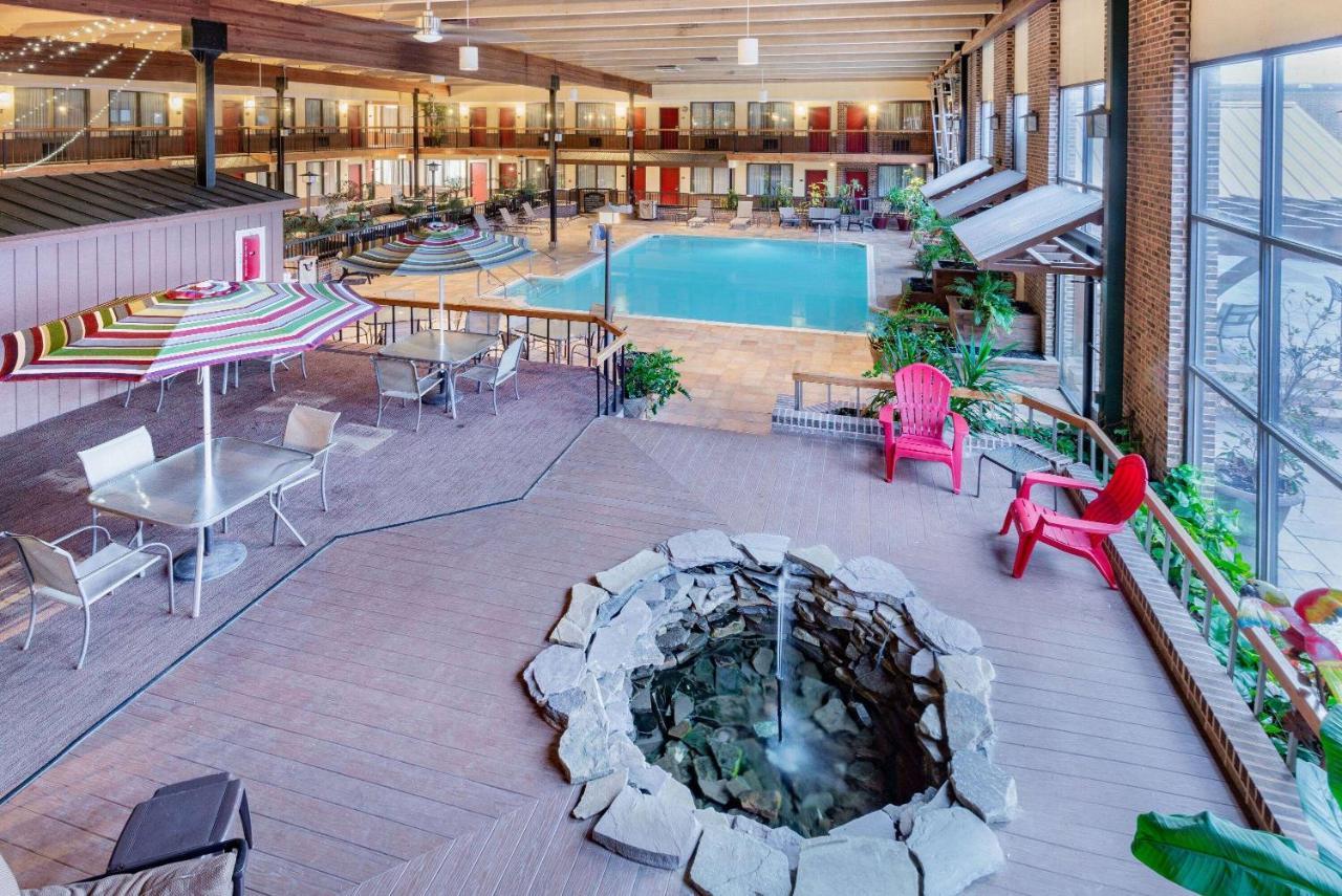 Wyndham Garden York Hotell Exteriör bild