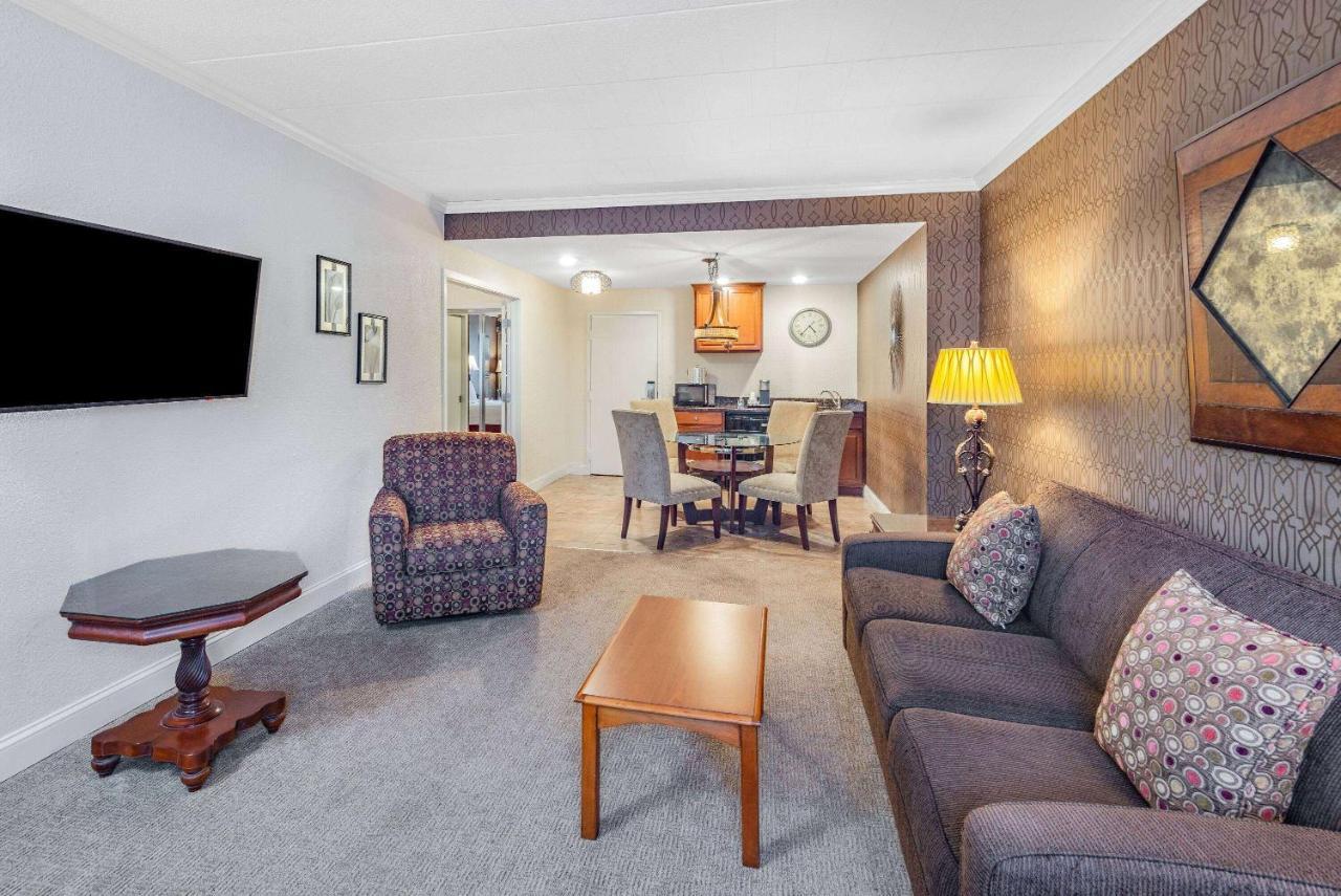 Wyndham Garden York Hotell Exteriör bild